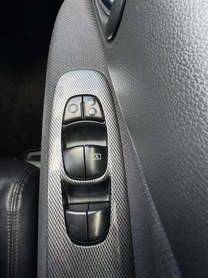 2013 Nissan SERENA