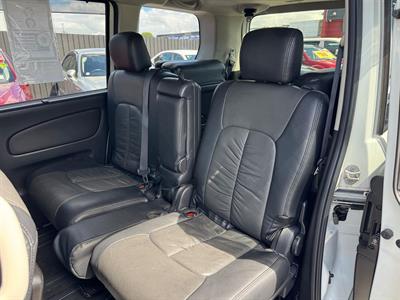 2013 Nissan SERENA - Thumbnail