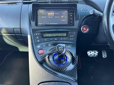 2014 Toyota PRIUS - Thumbnail