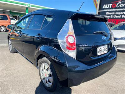 2015 Toyota Aqua - Thumbnail