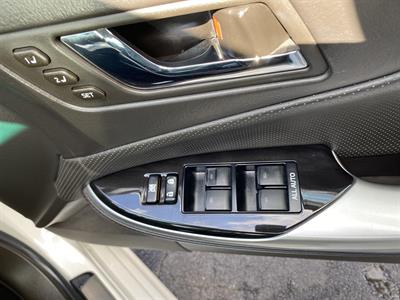 2013 Toyota Crown - Thumbnail
