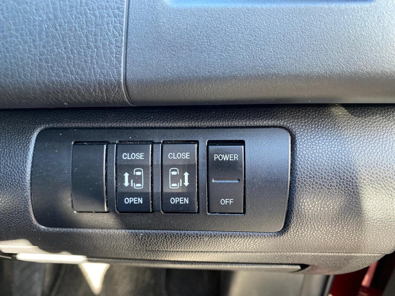 2006 Mazda MPV