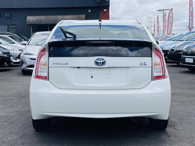 2012 Toyota PRIUS - Thumbnail