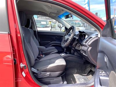 2010 Mitsubishi Outlander - Thumbnail