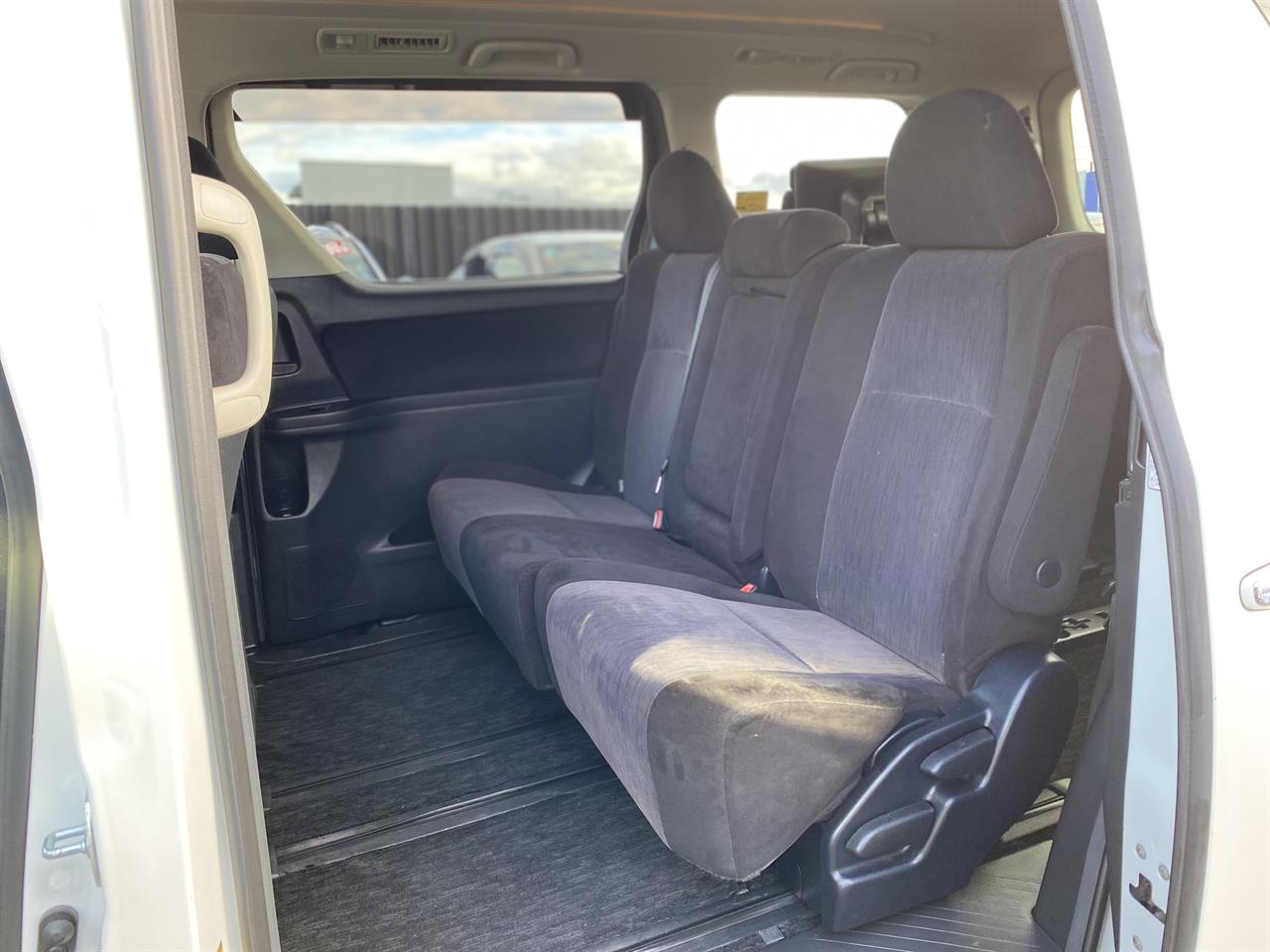 2013 Toyota VELLFIRE