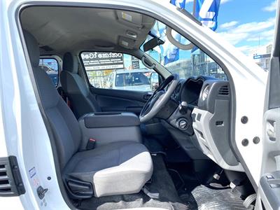 2013 Nissan NV350 - Thumbnail