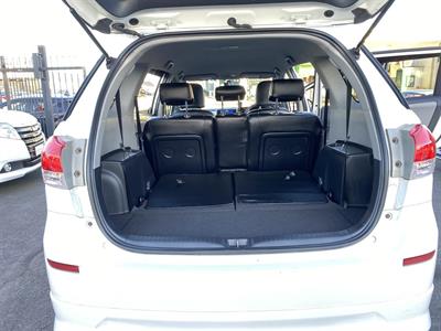 2012 Toyota WISH - Thumbnail