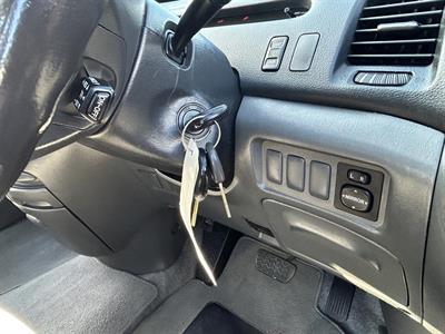 2004 Toyota Previa - Thumbnail