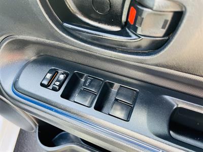 2016 Toyota Aqua - Thumbnail