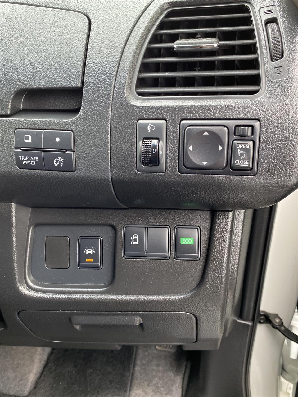 2016 Nissan SERENA