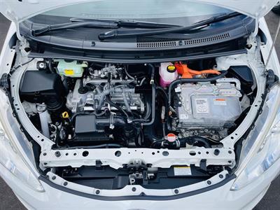 2016 Toyota Aqua - Thumbnail