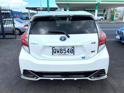 2015 Toyota Aqua - Thumbnail