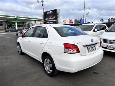2010 Toyota Yaris - Thumbnail