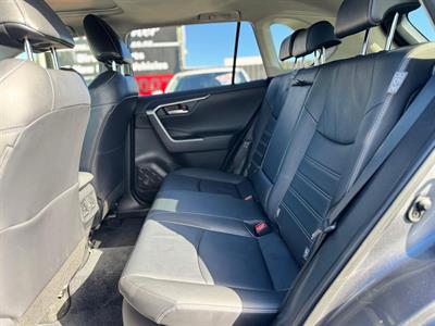 2021 Toyota RAV4 - Thumbnail