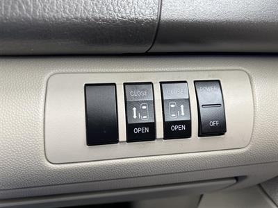 2006 Mazda MPV - Thumbnail