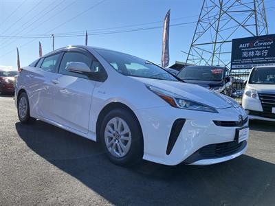 2019 Toyota PRIUS - Thumbnail