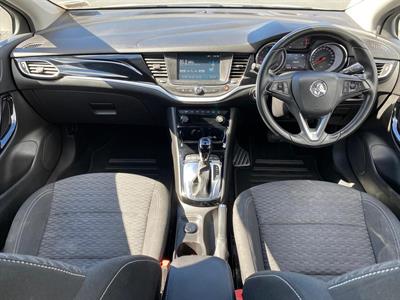 2017 Holden Astra - Thumbnail